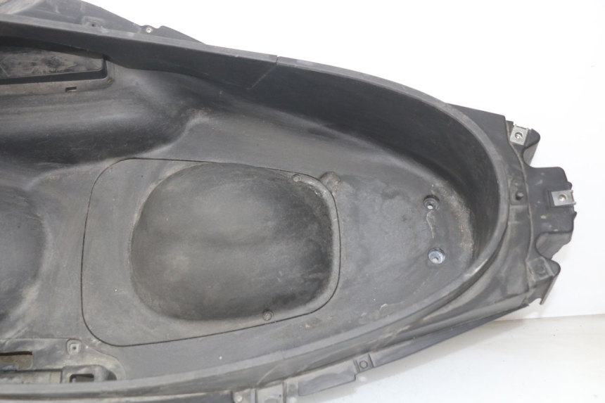 photo de BAÚ DE SELIM PIAGGIO MP3 LT 300 (2010 - 2016) - Marcações e referências
