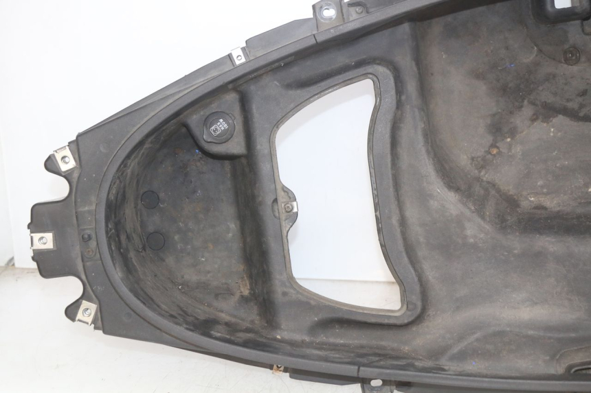 photo de BAÚ DE SELIM PIAGGIO MP3 LT 400 (2007 - 2012) - Estado da superfície