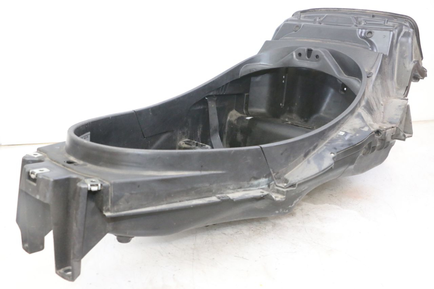 photo de BAÚ DE SELIM PIAGGIO MP3 LT 300 (2010 - 2016) - Marcações e referências