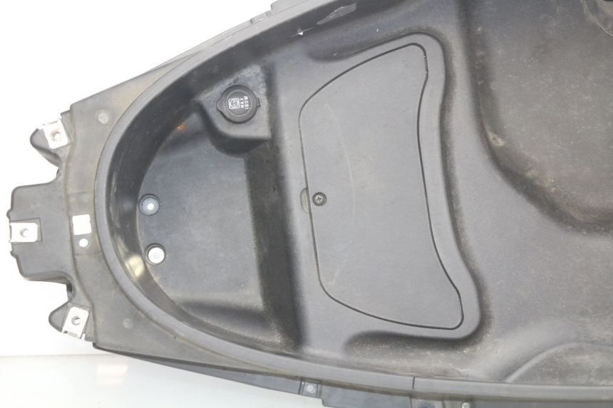 photo de BAÚ DE SELIM PIAGGIO MP3 500 (2011 - 2015) - Marcações e referências