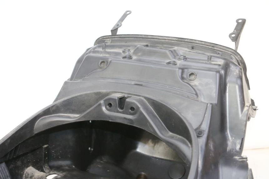 photo de BAÚ DE SELIM PIAGGIO MP3 RL 250 (2006 - 2010) - Detalhe da peça