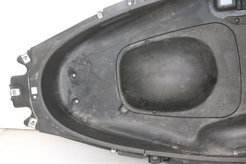photo de BAÚ DE SELIM PIAGGIO MP3 RL 250 (2006 - 2010) - Detalhes característicos