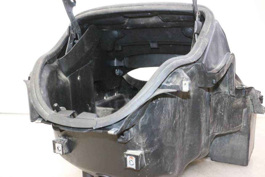 photo de BAÚ DE SELIM PIAGGIO MP3 RL 250 (2006 - 2010) - Pontos de fixação