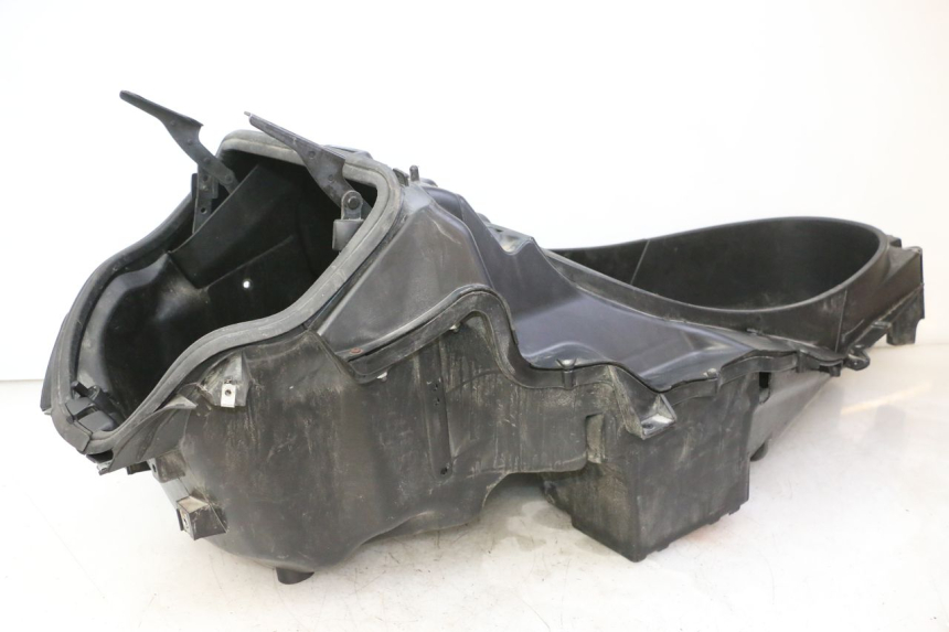 photo de BAÚ DE SELIM PIAGGIO MP3 RL 250 (2006 - 2010) - Estado da superfície