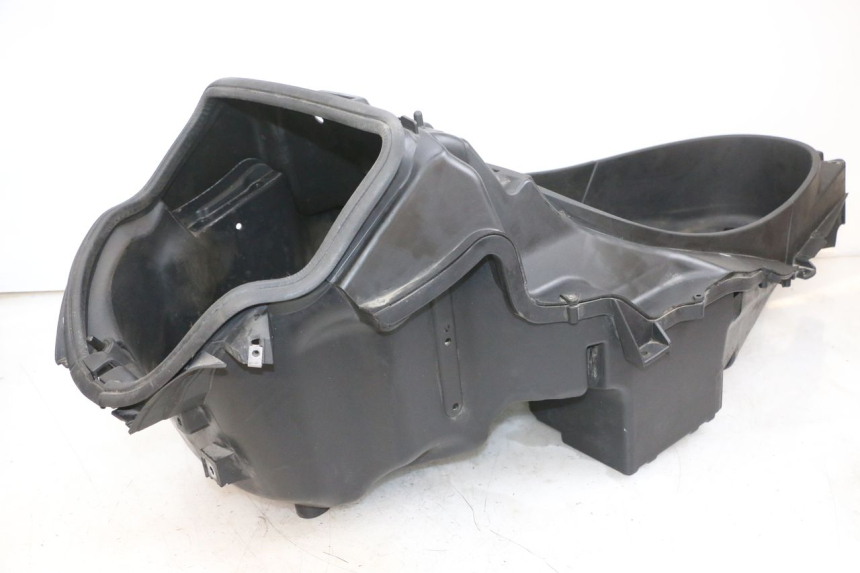 photo de BAÚ DE SELIM PIAGGIO MP3 RL 250 (2006 - 2010) - Detalhe da peça