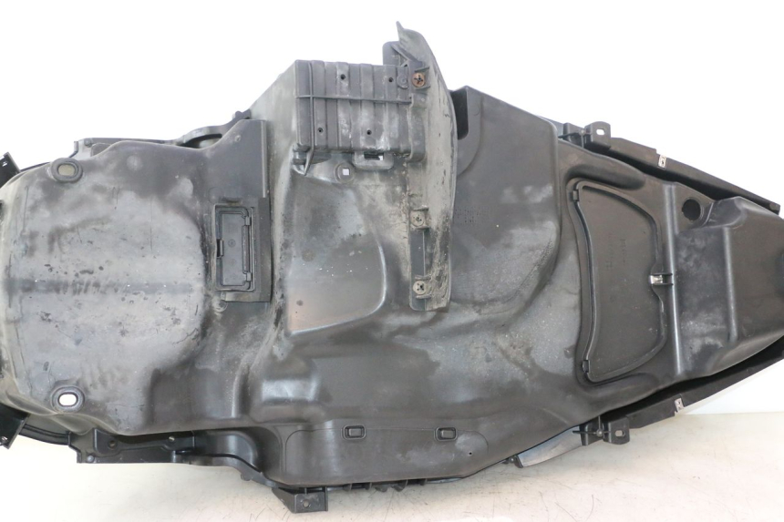photo de BAÚ DE SELIM PIAGGIO MP3 500 (2011 - 2015) - Marcações e referências