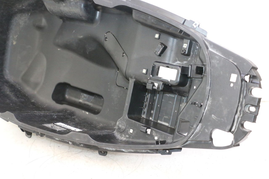 photo de BAÚ DE SELIM PIAGGIO MP3 500 (2016 - 2018) - Detalhe da peça