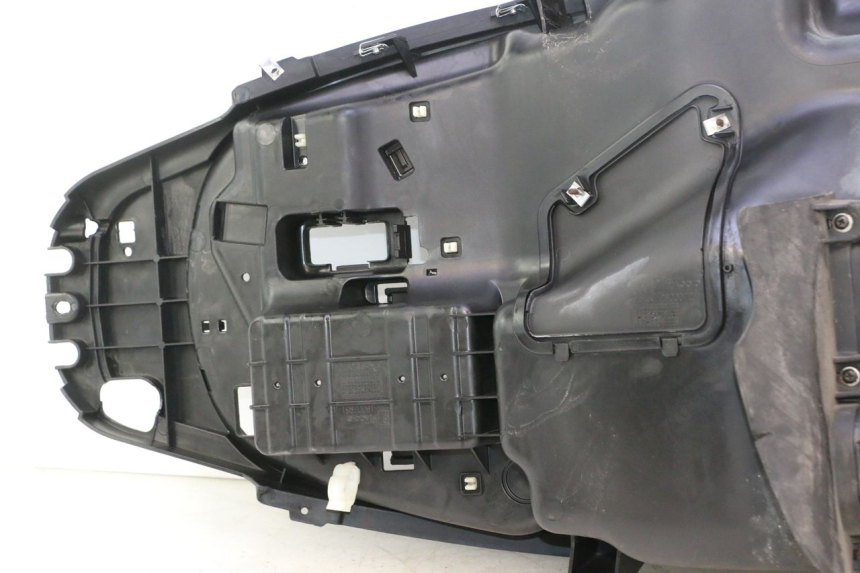 photo de BAÚ DE SELIM PIAGGIO MP3 500 (2016 - 2018) - Marcações e referências