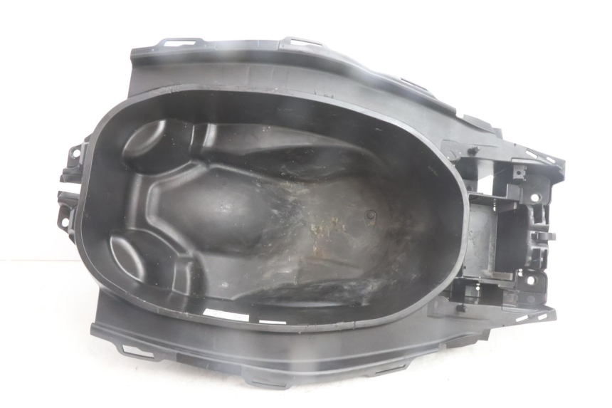 photo de BAÚ DE ASSENTO YAMAHA N-MAX NMAX 125 (2021 - 2024) - Zoom do estado de desgaste