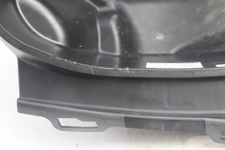 photo de BAÚ DE ASSENTO YAMAHA N-MAX NMAX 125 (2021 - 2024) - Pontos de fixação
