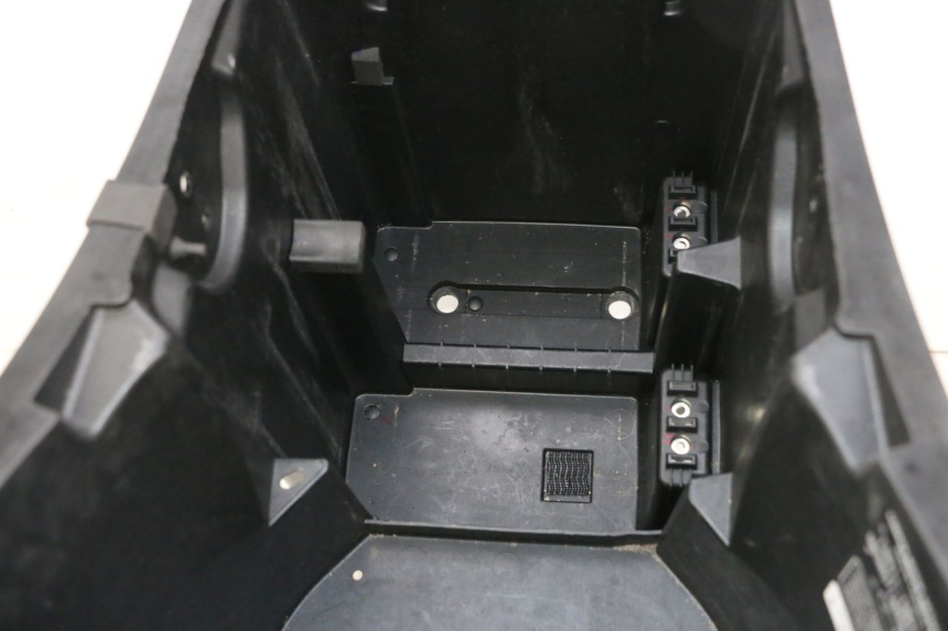 photo de BAÚ DE SELIM YAMAHA NEO'S CORE 1 (2022 - 2026) - Zoom do estado de desgaste