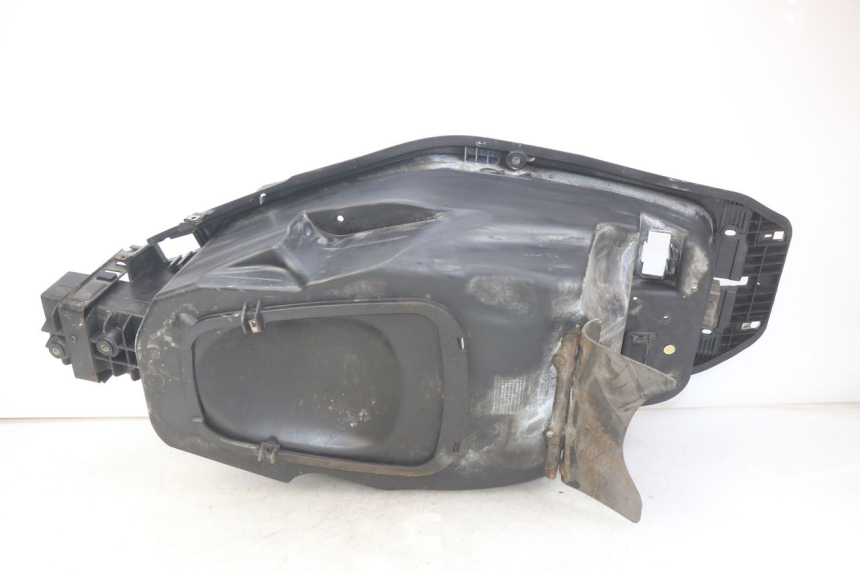 photo de BAÚ DE SELIM GILERA NEXUS 125 (2007 - 2009) - Pontos de fixação