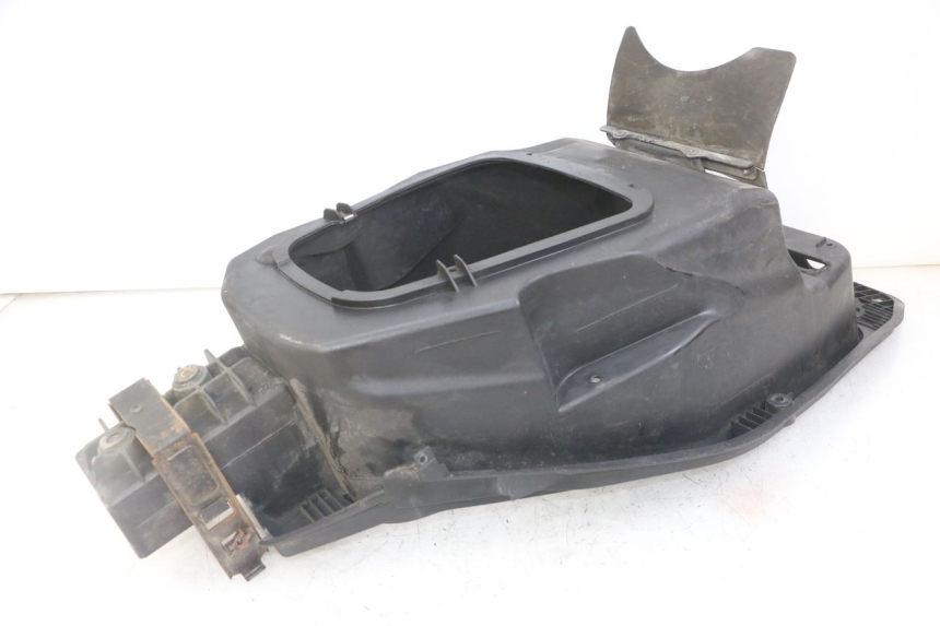 photo de BAÚ DE SELIM GILERA NEXUS 125 (2009 - 2013) - Detalhe da peça