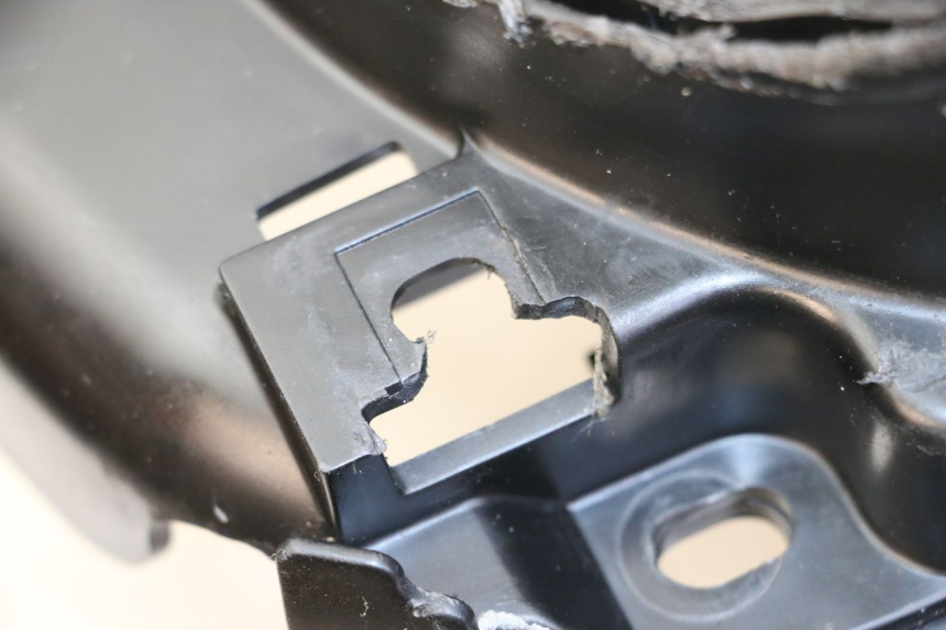 photo de BAÚ DE SELIM PEUGEOT SATELIS 125 (2013 - 2018) - Detalhe da peça