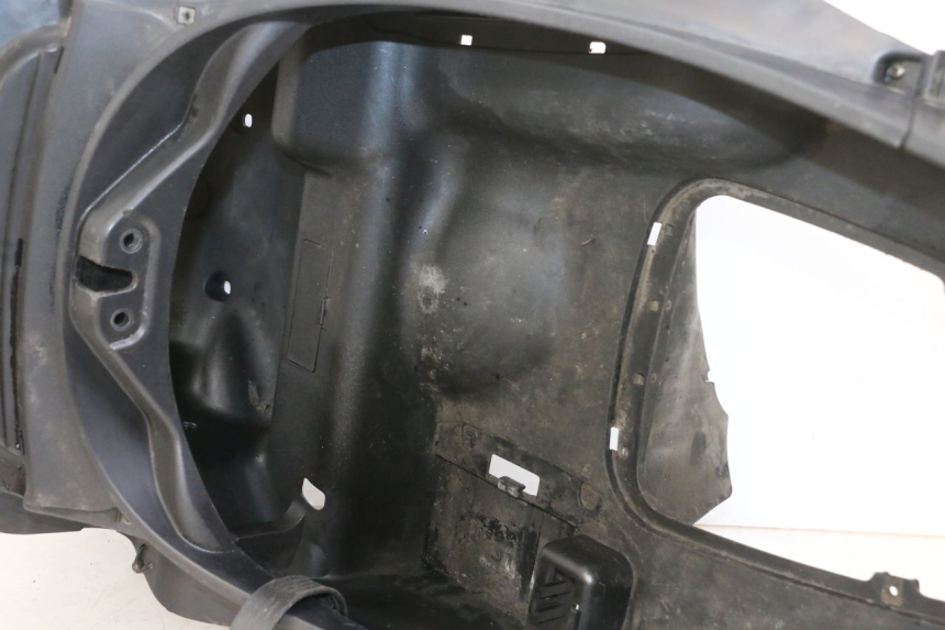 photo de BAÚ DE SELIM PIAGGIO MP3 125 (2006 - 2014) - Detalhe da peça