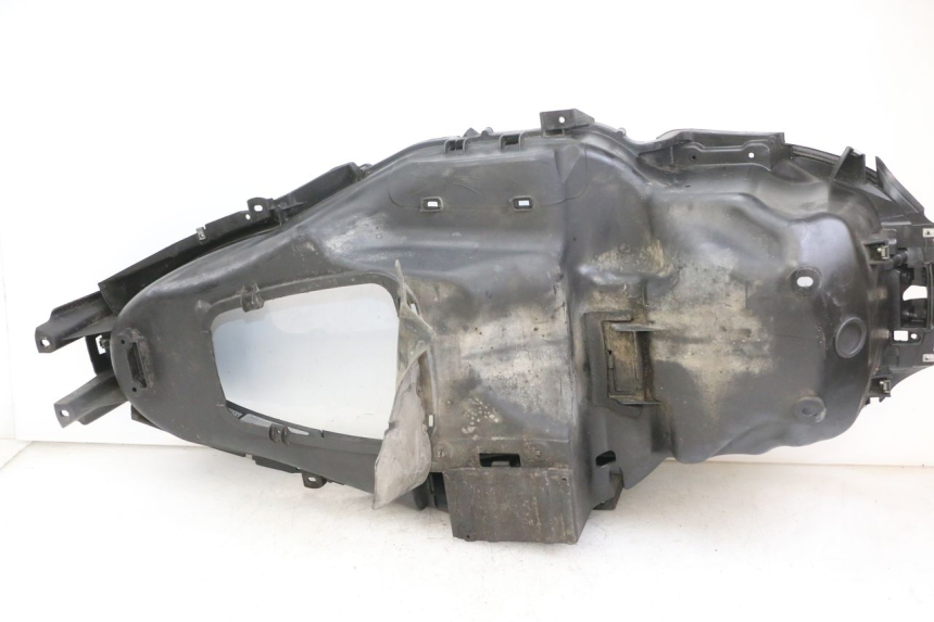 photo de BAÚ DE SELIM PIAGGIO MP3 125 (2006 - 2014) - Pontos de fixação