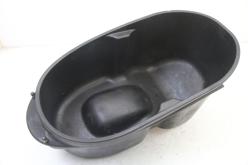 photo de BAÚ DE SELIM PIAGGIO VESPA GRANTURISMO 125 (2003 - 2007) - Detalhe da peça