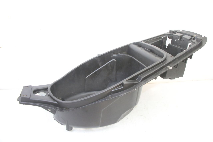 photo de BAÚ DE SELIM GILERA RUNNER SP 50 (2006 - 2008) - Detalhe da peça