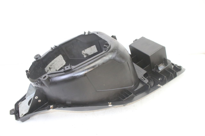 photo de BAÚ DE SELIM GILERA RUNNER SP 50 (2006 - 2008) - Pontos de fixação