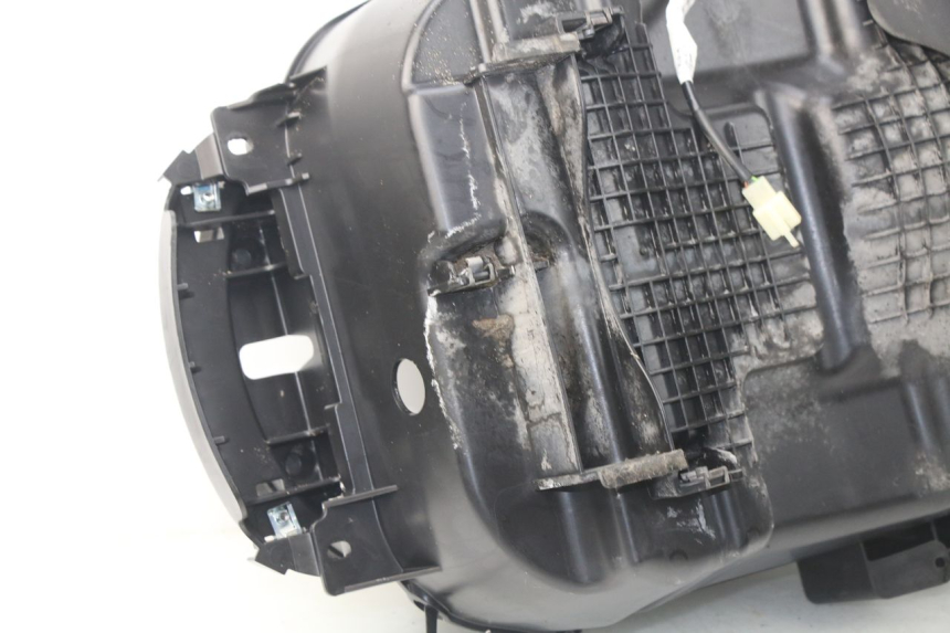 photo de BAÚ DE SELIM PEUGEOT SATELIS 300 (2012 - 2015) - Detalhe da peça