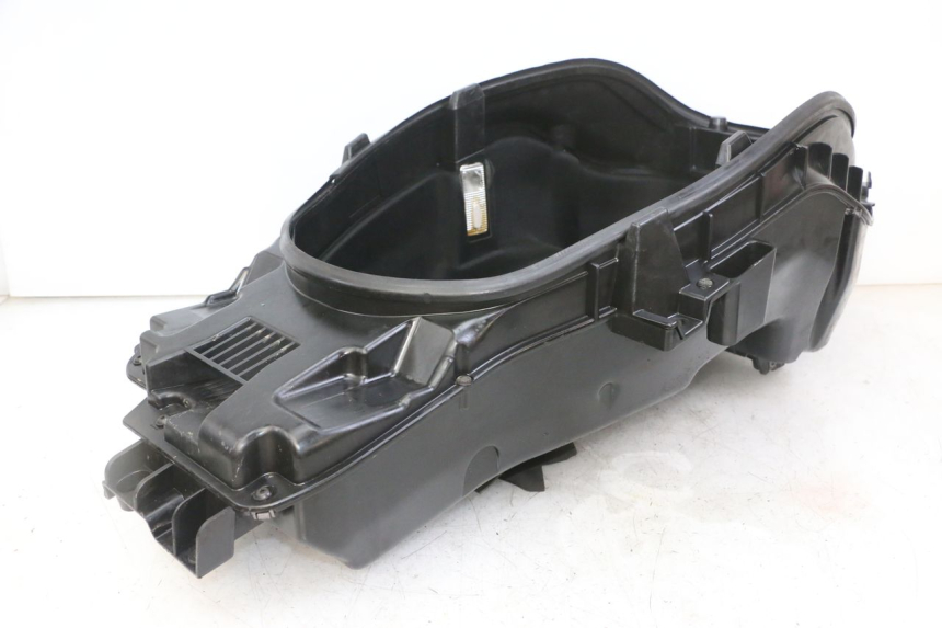 photo de BAÚ DE SELIM PEUGEOT SATELIS 125 (2013 - 2018) - Ampliação técnica