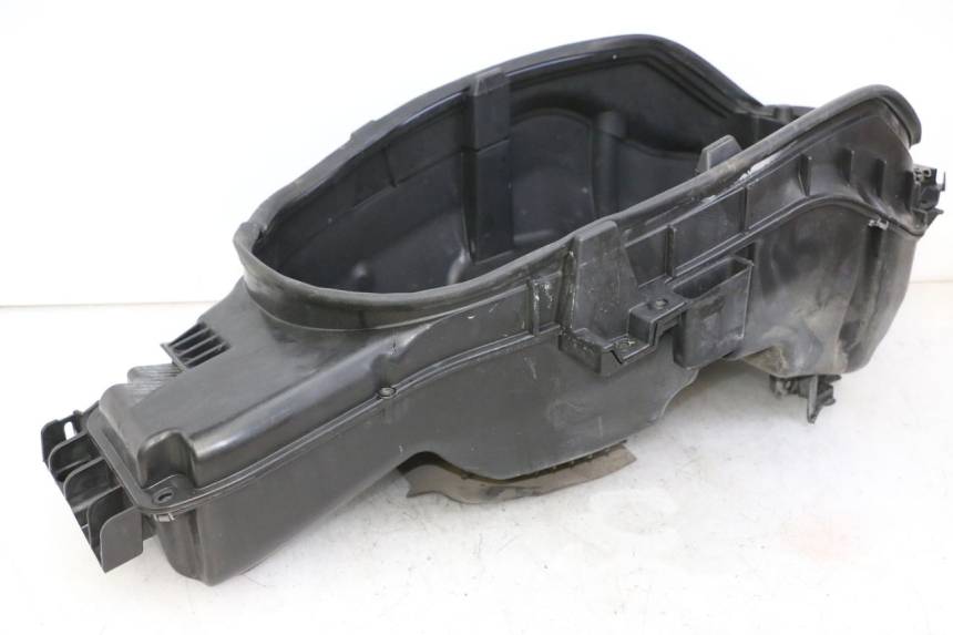 photo de BAÚ DE SELIM PEUGEOT SATELIS 250 (2006 - 2012) - Pontos de fixação