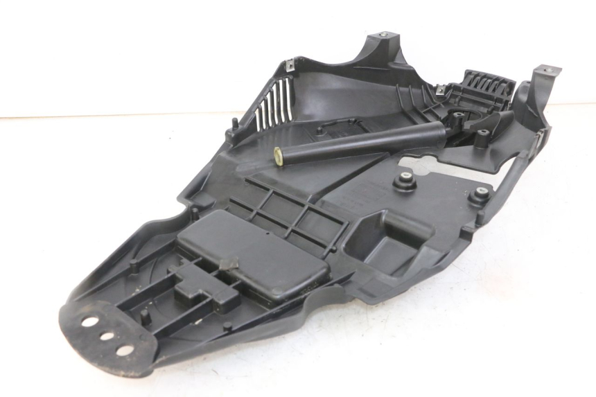 photo de BAÚ DE SELIM APRILIA SCARABEO GT TOURING 125 (1999 - 2005) - Detalhe da peça