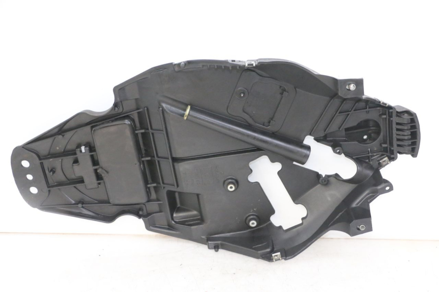 photo de BAÚ DE SELIM APRILIA SCARABEO GT TOURING 125 (1999 - 2005) - Zoom do estado de desgaste