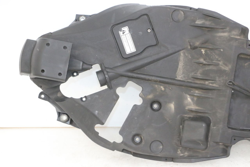 photo de BAÚ DE SELIM APRILIA SCARABEO GT TOURING 125 (1999 - 2005) - Pontos de fixação