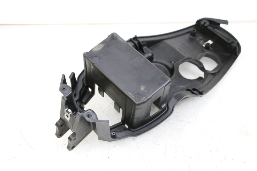 photo de BAÚ DE SELIM APRILIA SCARABEO 100 (2003 - 2012) - Detalhe da peça
