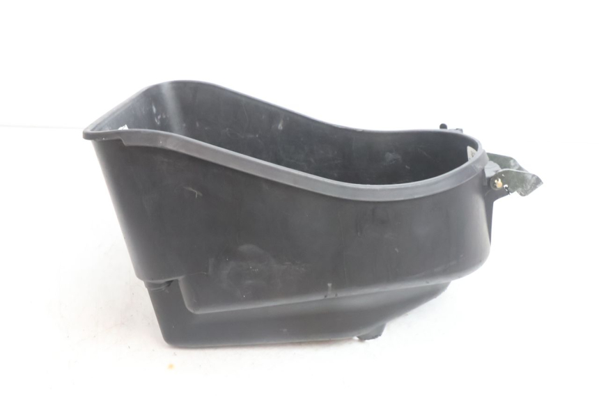 photo de BAÚ DE ASSENTO HONDA SH 125 (2001 - 2003) - Detalhe da peça