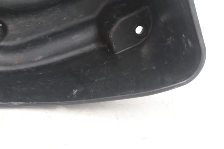 photo de BAÚ DE ASSENTO HONDA SH 125 (2001 - 2003) - Estado da superfície