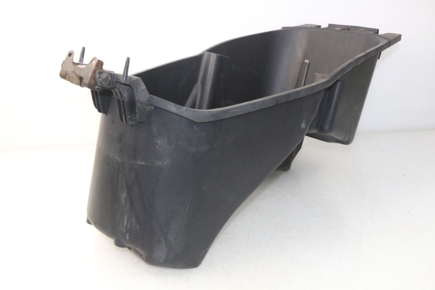 photo de BAÚ DE SELIM MBK SKYLINER 125 (2004 - 2007) - Pontos de fixação