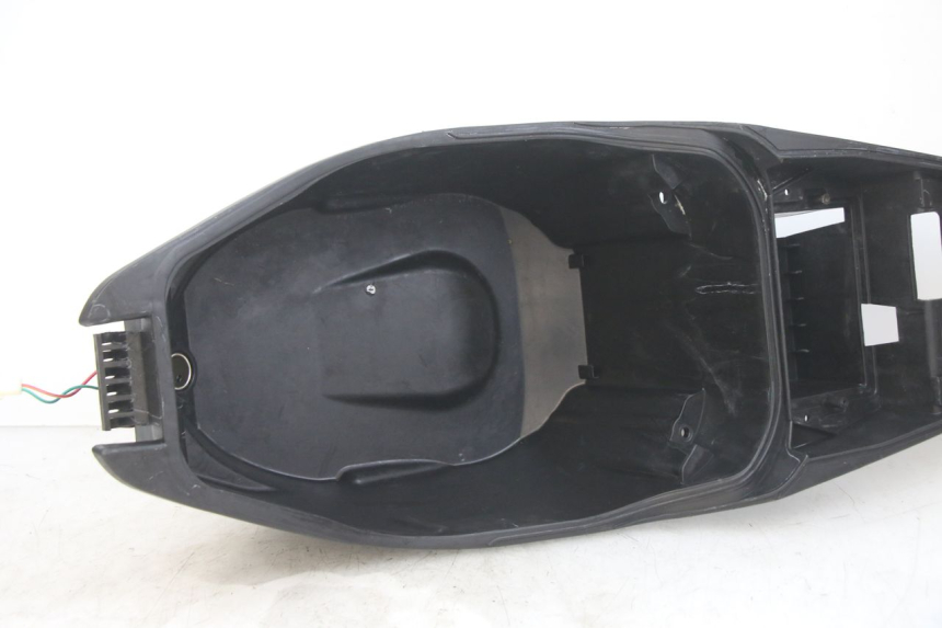 photo de BAÚ DE SELIM PEUGEOT SPEEDFIGHT 4 4T 50 (2015 - 2020) - Zoom do estado de desgaste