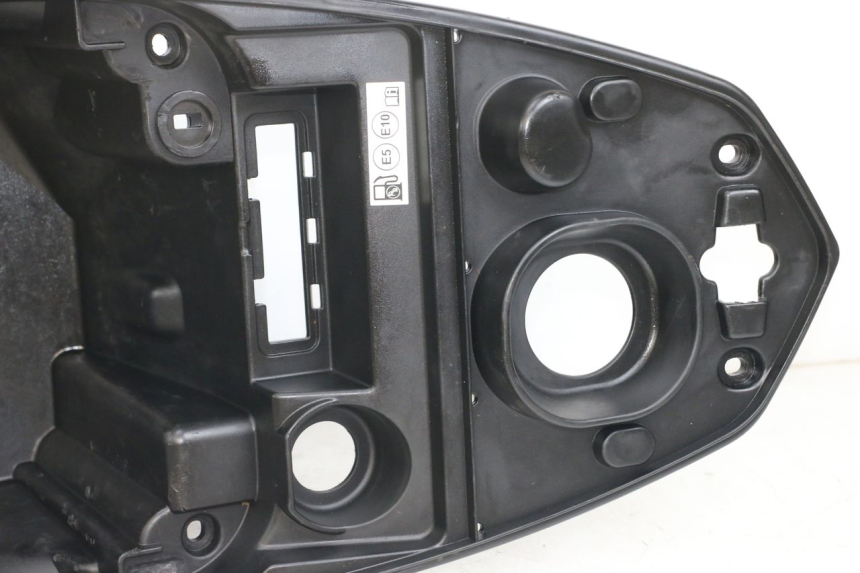 photo de BAÚ DE SELIM PEUGEOT STREETZONE I 2T 50 (2018 - 2020) - Pontos de fixação