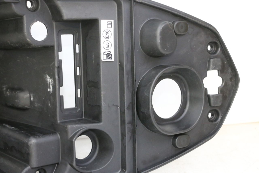 photo de BAÚ DE SELIM PEUGEOT STREETZONE I NAKED 2T 50 (2018 - 2020) - Pontos de fixação