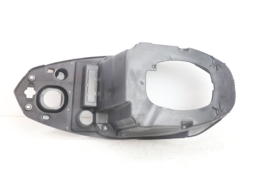 photo de BAÚ DE ASSENTO PEUGEOT STREETZONE NAKED 2T 50 (2014 - 2018) - Pontos de fixação