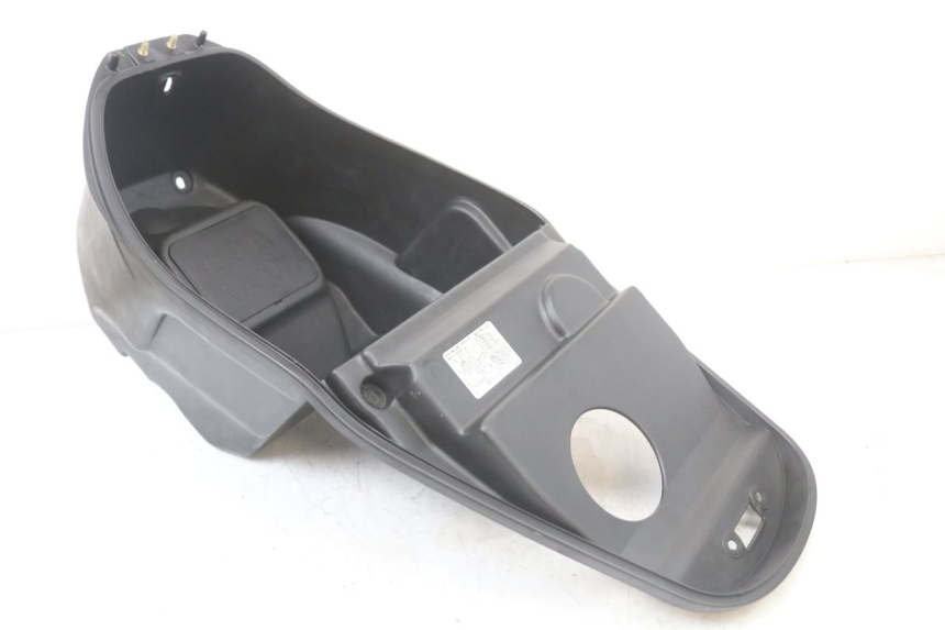 photo de BAÚ DE SELIM KYMCO SUPER 8 125 (2008 - 2015) - Pontos de fixação