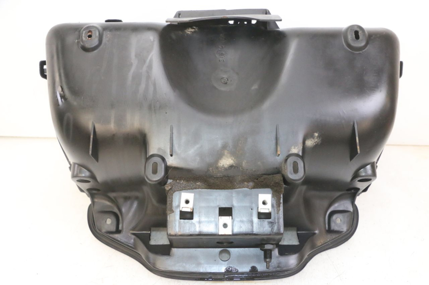 photo de BAÚ DE SELIM PIAGGIO SUPER LX 125 (2000 - 2003) - Detalhe da peça