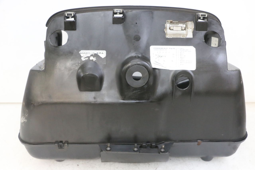 photo de BAÚ DE SELIM PIAGGIO SUPER LX 125 (2000 - 2003) - Zoom do estado de desgaste