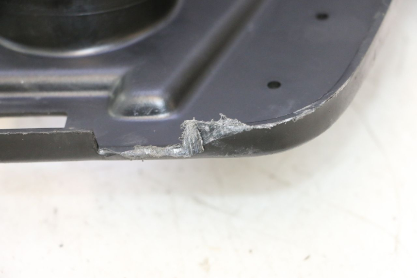 photo de BAÚ DE ASSENTO PEUGEOT TREKKER 50 (1995 - 2004) - Detalhe da peça