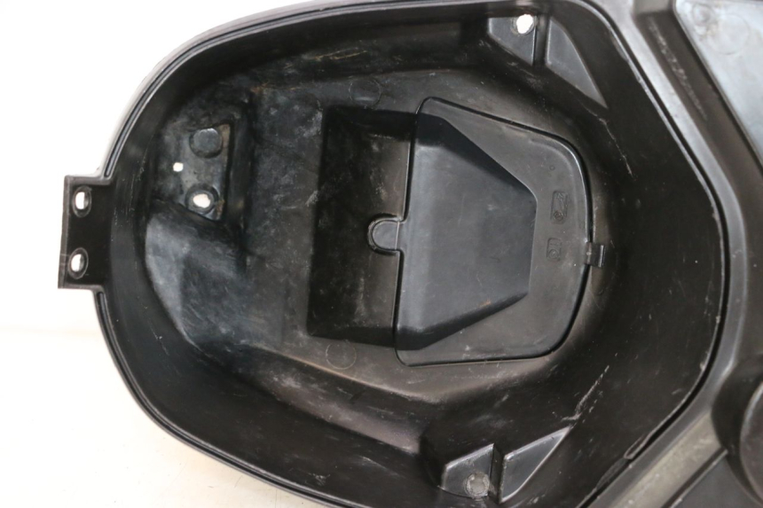 photo de BAÚ DE ASSENTO PEUGEOT TREKKER 50 (1995 - 2004) - Marcações e referências