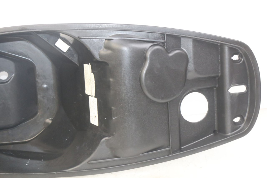 photo de BAÚ DE SELIM PEUGEOT TWEET 4T 50 (2010 - 2014) - Pontos de fixação