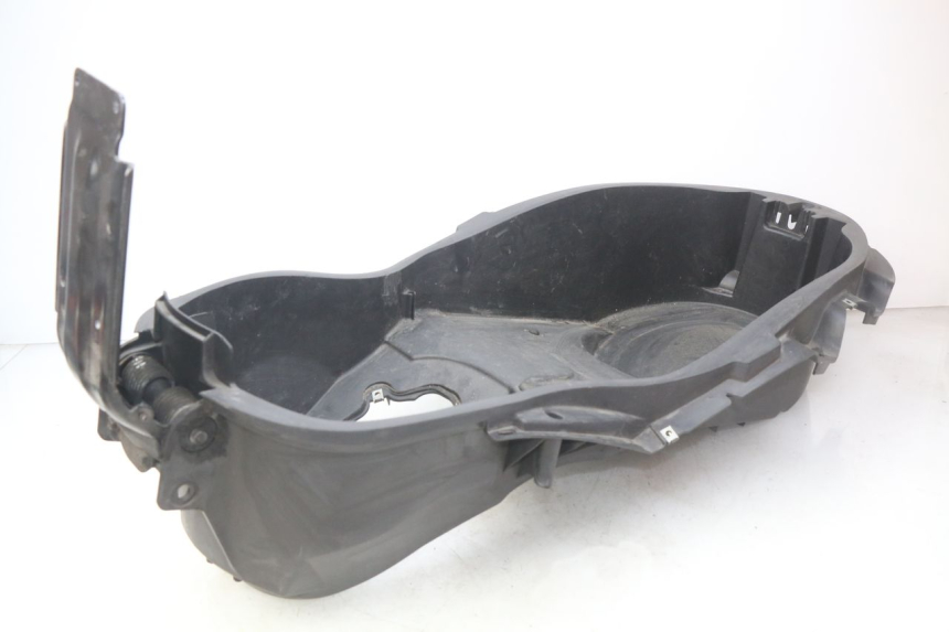 photo de BAÚ DE SELIM YAMAHA X-MAX XMAX 125 (2010 - 2013) - Zoom do estado de desgaste