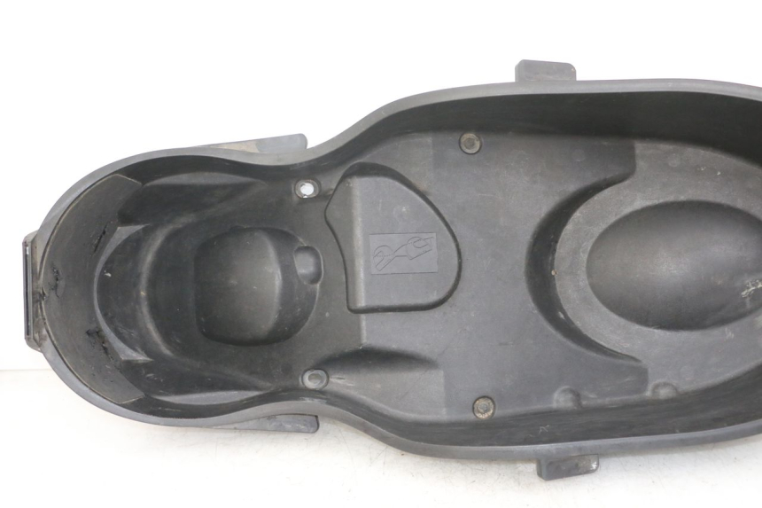 photo de BAÚ DE SELIM YAMAHA XMAX X-MAX 125 (2006 - 2009) - Pontos de fixação