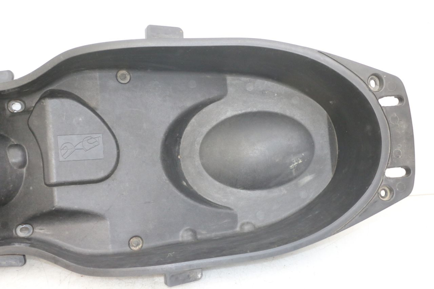 photo de BAÚ DE SELIM YAMAHA XMAX X-MAX 125 (2006 - 2009) - Estado da superfície