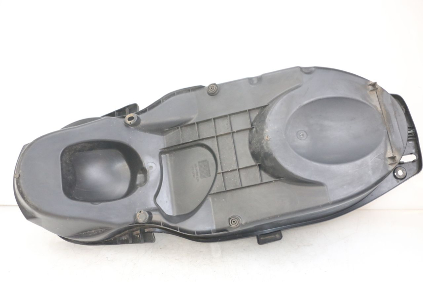 photo de BAÚ DE SELIM YAMAHA XMAX X-MAX 125 (2006 - 2009) - Zoom do estado de desgaste