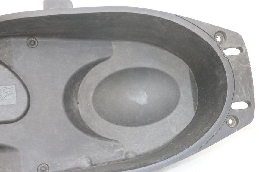 photo de BAÚ DE SELIM YAMAHA XMAX X-MAX 125 (2006 - 2009) - Pontos de fixação