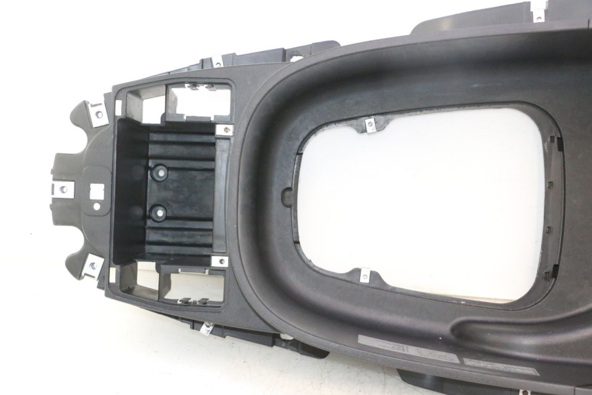 photo de BAÚ DE ASSENTO PIAGGIO X8 STREET 125 (2006 - 2007) - Detalhe da peça