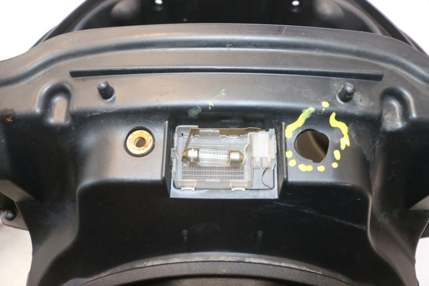 photo de BAÚ DE ASSENTO PIAGGIO X8 STREET 125 (2006 - 2007) - Vista de perto